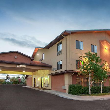 Motel Super 8 By Wyndham Butte Mt Exterior foto