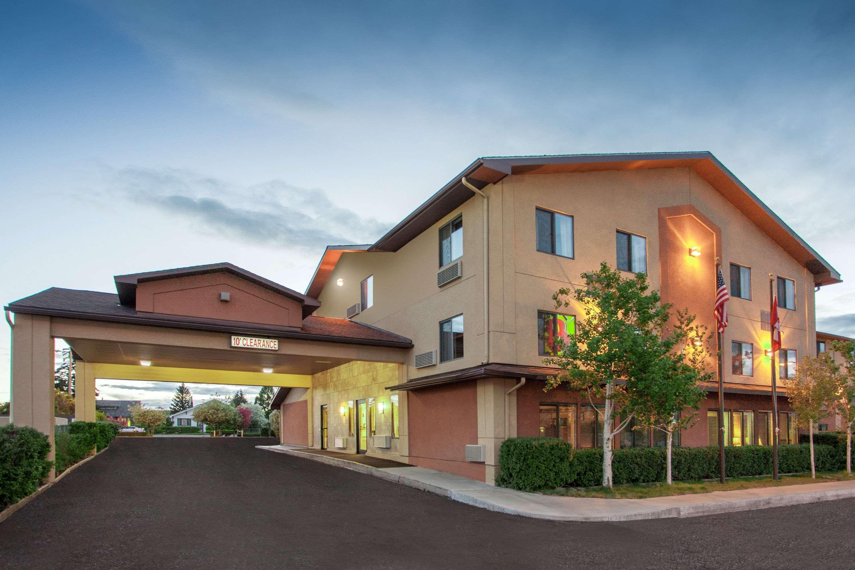 Motel Super 8 By Wyndham Butte Mt Exterior foto