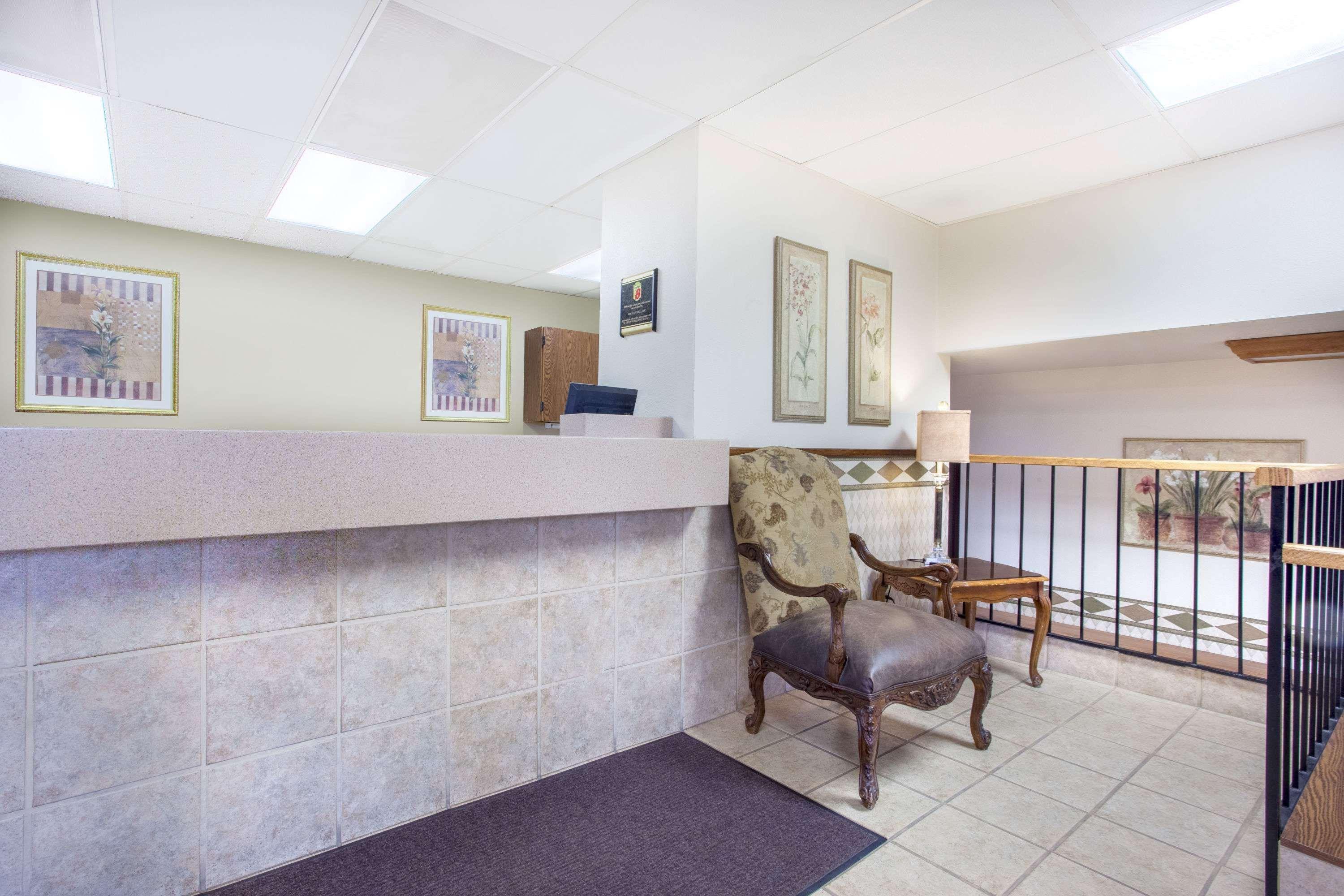 Motel Super 8 By Wyndham Butte Mt Exterior foto