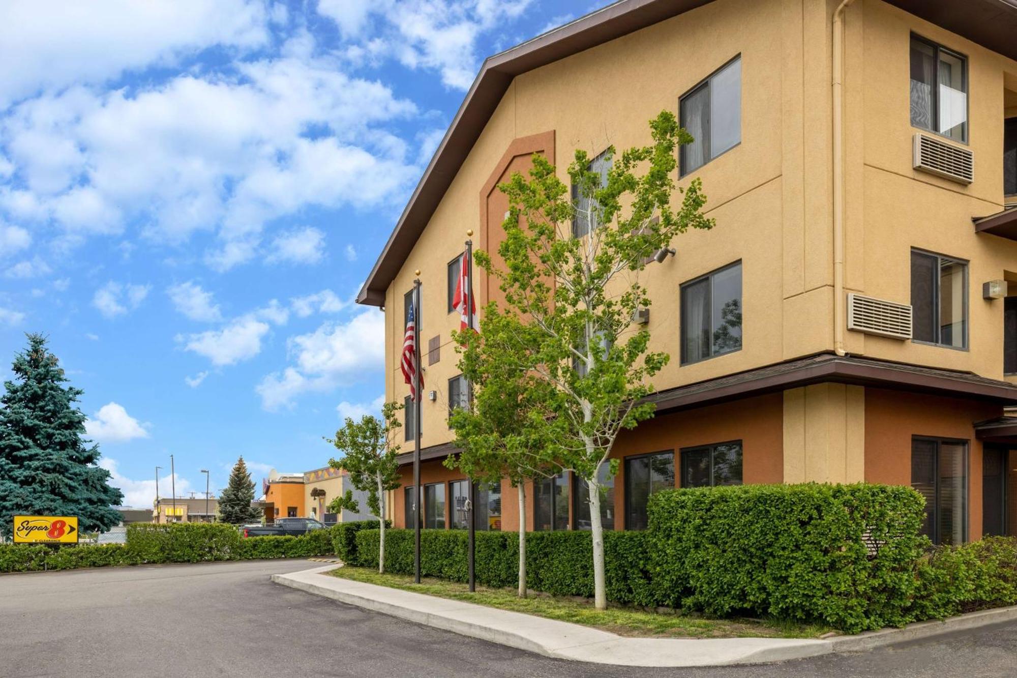 Motel Super 8 By Wyndham Butte Mt Exterior foto