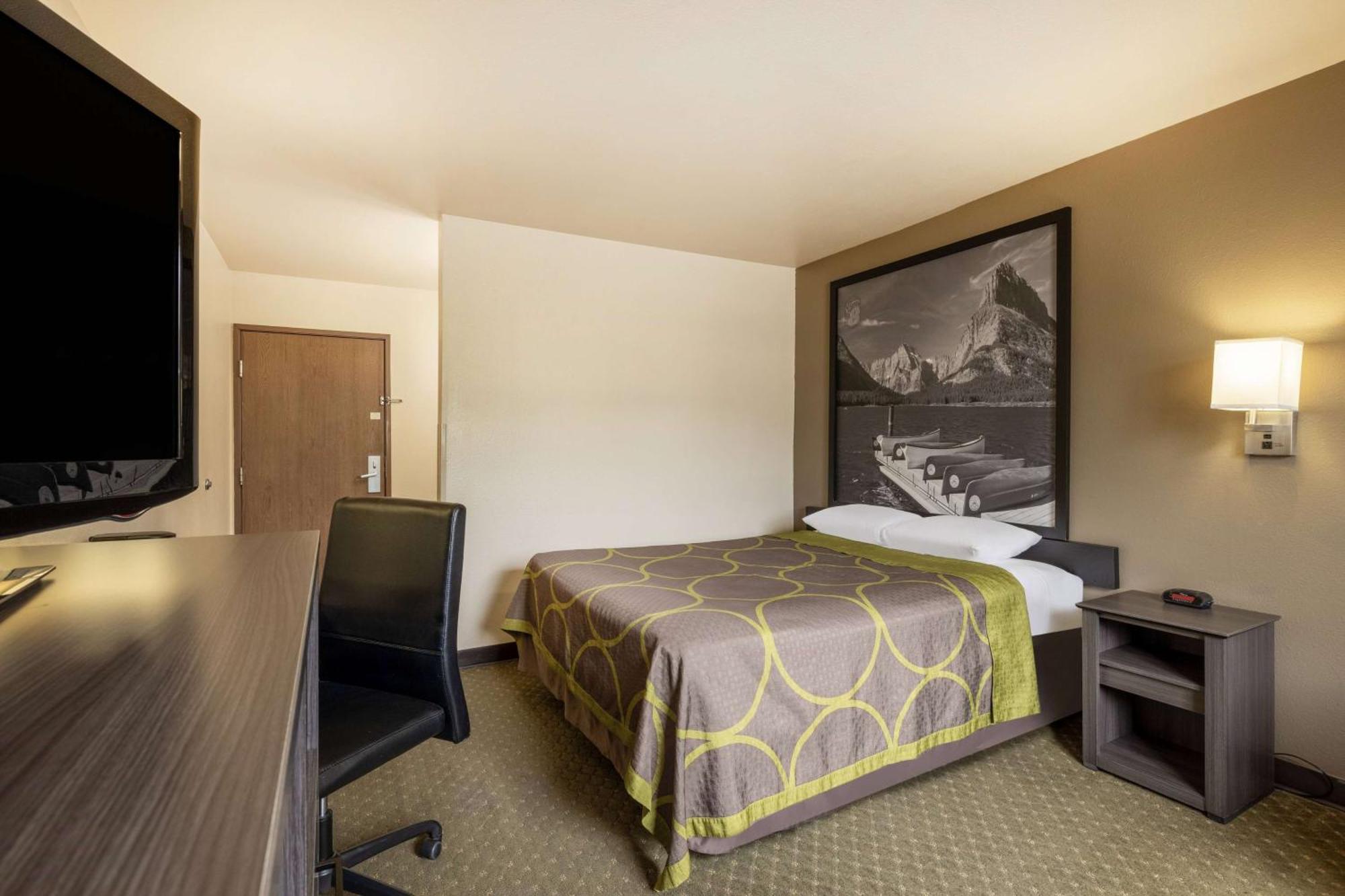 Motel Super 8 By Wyndham Butte Mt Exterior foto