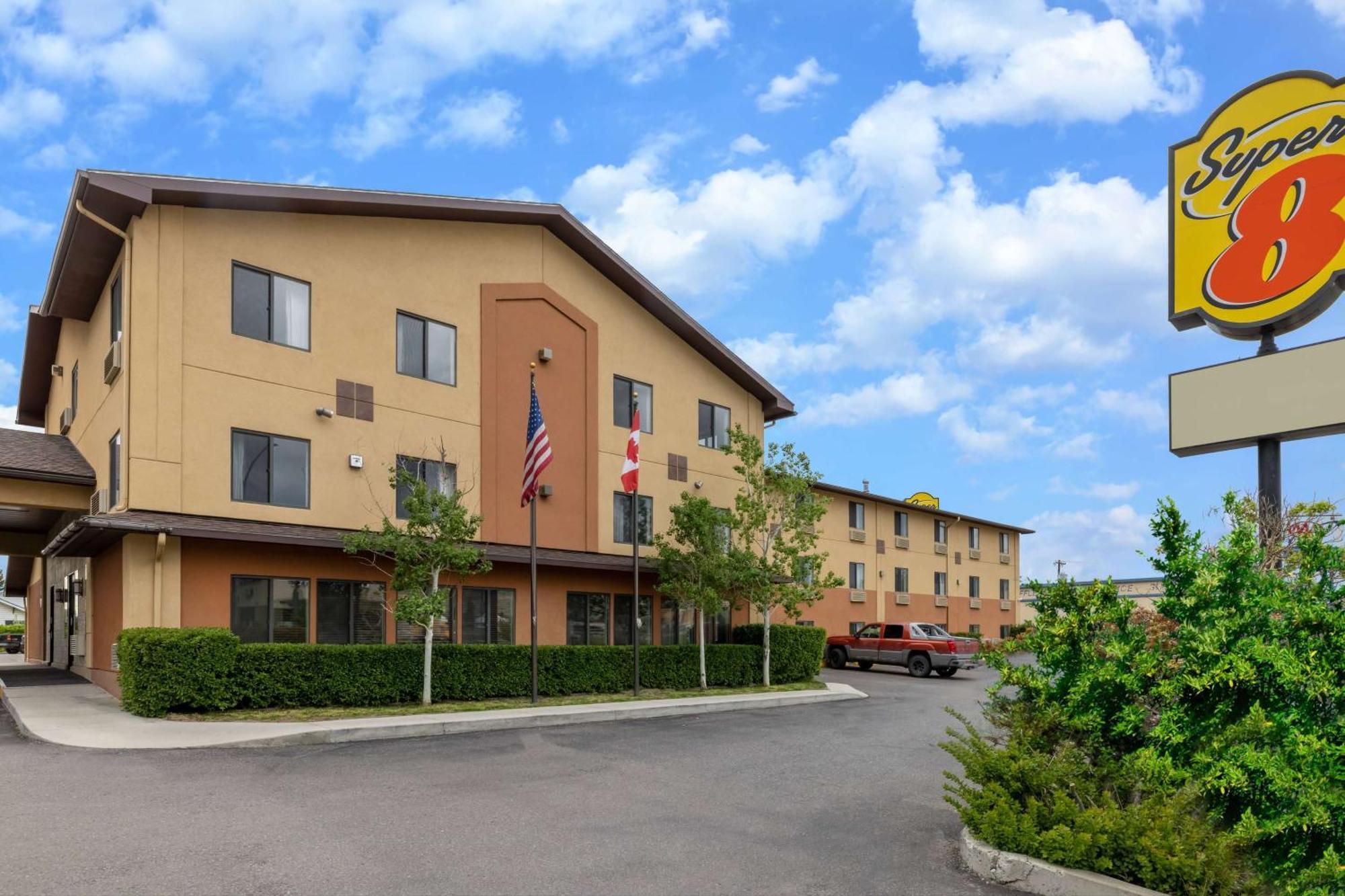 Motel Super 8 By Wyndham Butte Mt Exterior foto