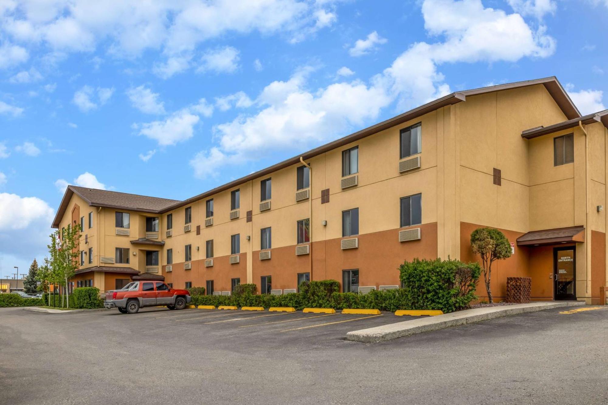 Motel Super 8 By Wyndham Butte Mt Exterior foto